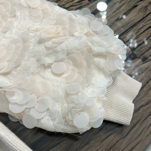 NWOT cream beautiful top - Picture 5 of 5